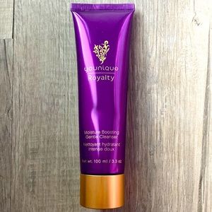 Younique Moisture Boosting gentle cleanser